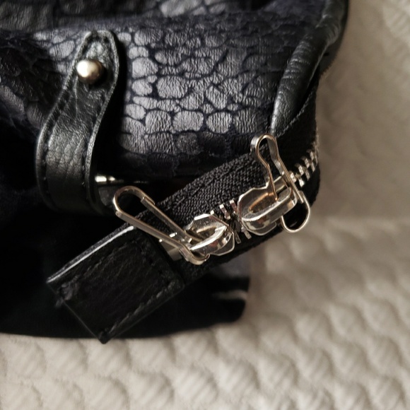 Kelsi Dagger Large Black Snakeskin Pattern Bag - Picture 5 of 7